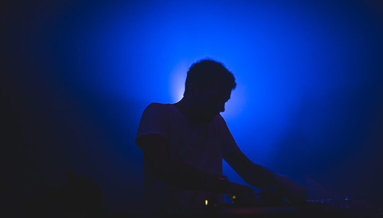 Admb Dj 2024? Festa chic con ADMB - AD!